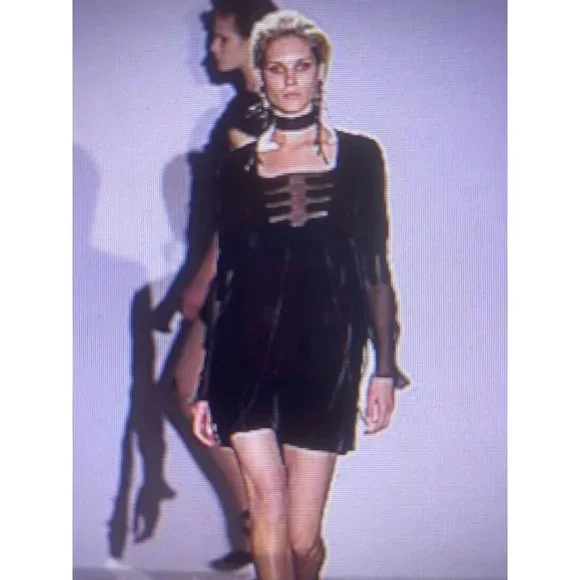 F/W 2001/02 Iconic Tom Ford for Gucci Vintage black velvet baby doll dress - Picture 7 of 8